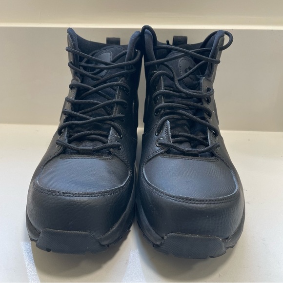 Youth Nike Shoes - Picture 5 of 12